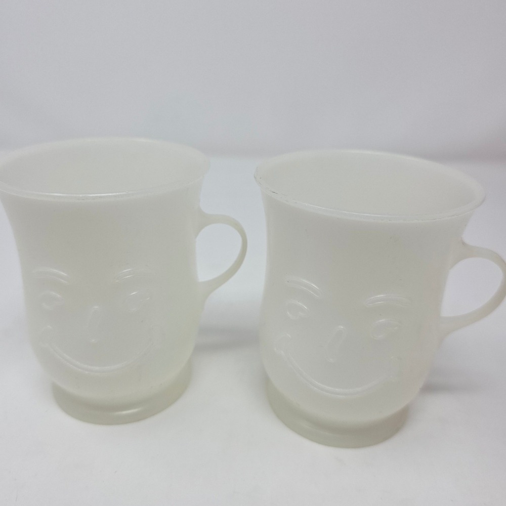 Kraft Kool Aid Cups Unisex White Vintage Plastic Smiley Face Mugs Set of 2